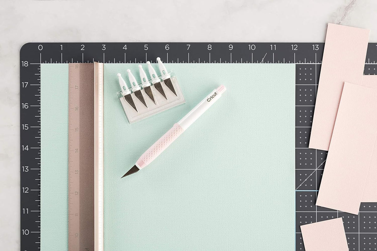 Cricut TrueControl Knife Kit - For Use As a Precision Knife, Craft knife, Carving Knife and Hobby Knife - Comes With 5 Spare Blades