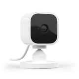 Умная камера безопасности Amazon Blink Mini работает с Alexa